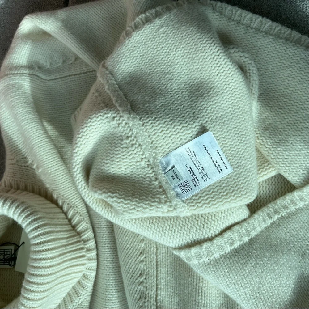 Toteme brand new white wool cashmere sweater - Picture 12 of 12